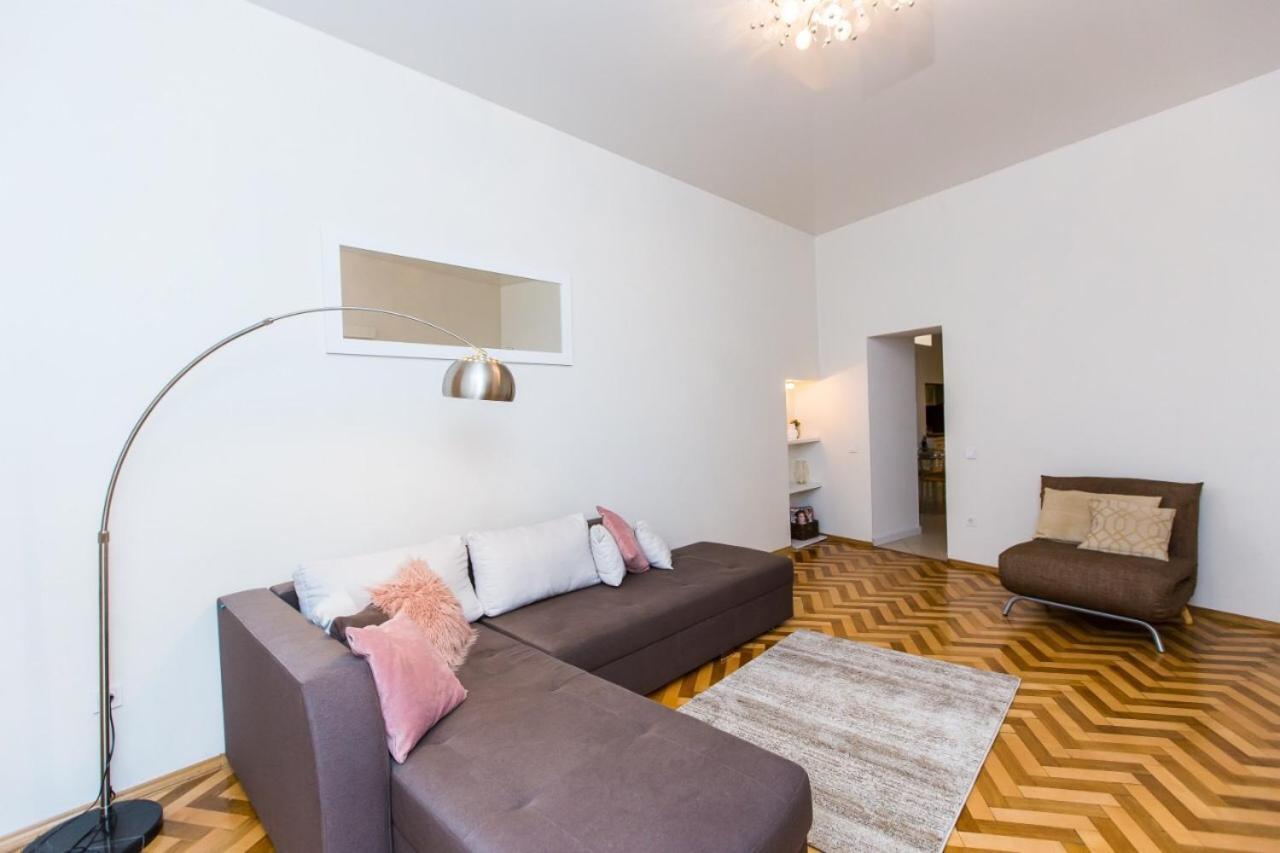 Miamo Apart Гнатюка 18 ลวีฟ ภายนอก รูปภาพ